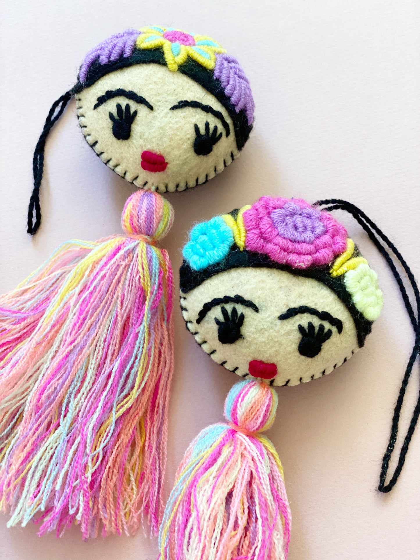 Frida tassel -pastel colors